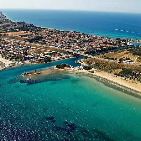 By The Sea نيا بوتيدايا